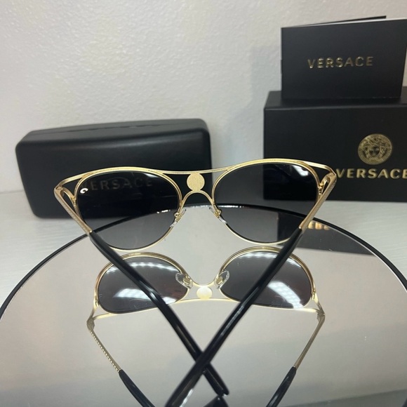 NEW VERSACE VE2237 CAT EYE SUNGLASSES FULL INCLUSION BRAND BLACK & GOLD SOLD OUT - Picture 13 of 16